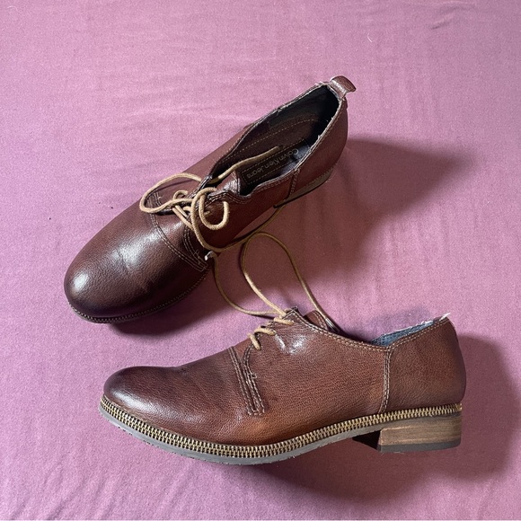 Calvin Klein Womens Rei Rei Dark Red/Brown Oxford SPERRY - Size 8.5 Small Heal - Picture 1 of 11